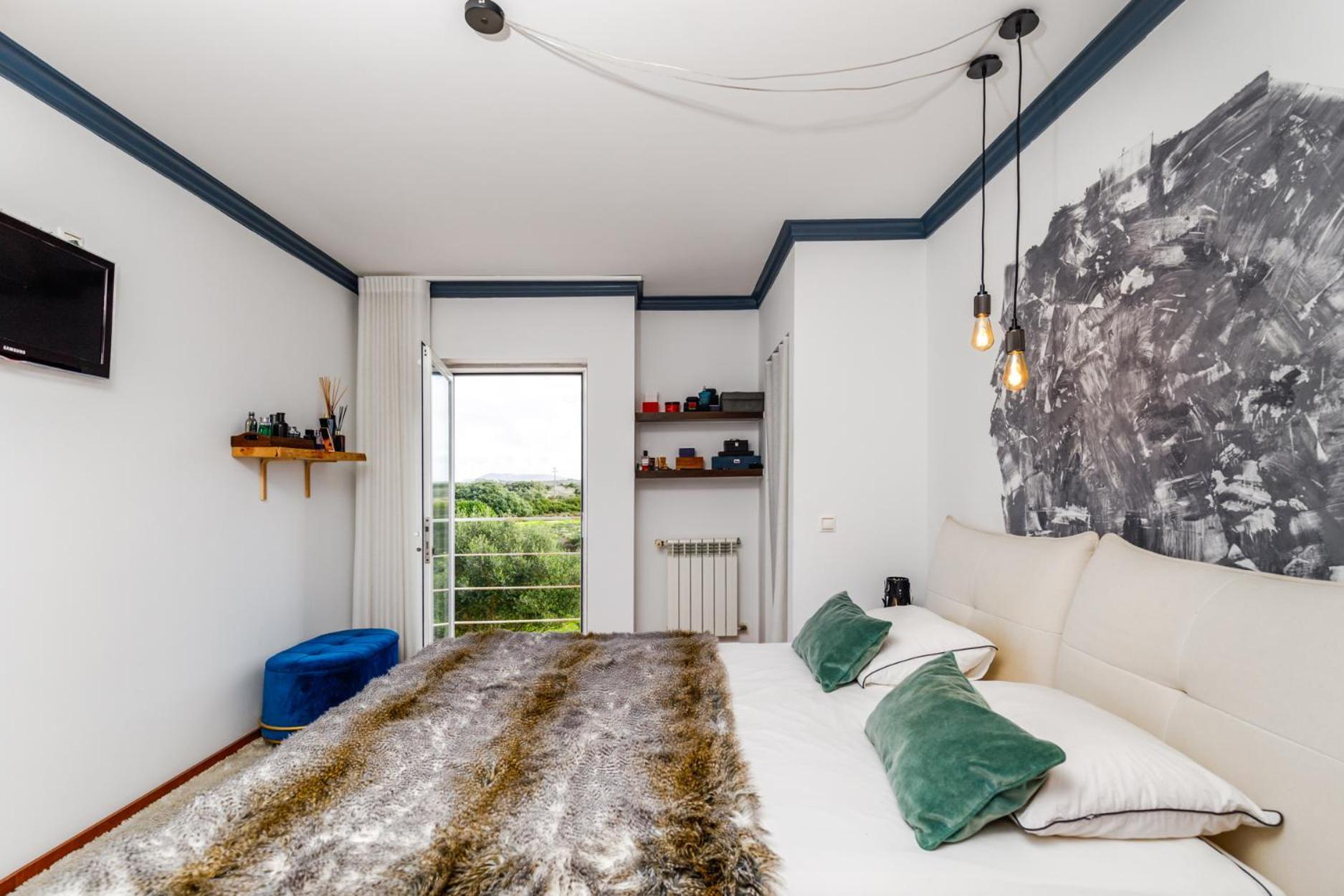 Villa Pinheirinhos - *